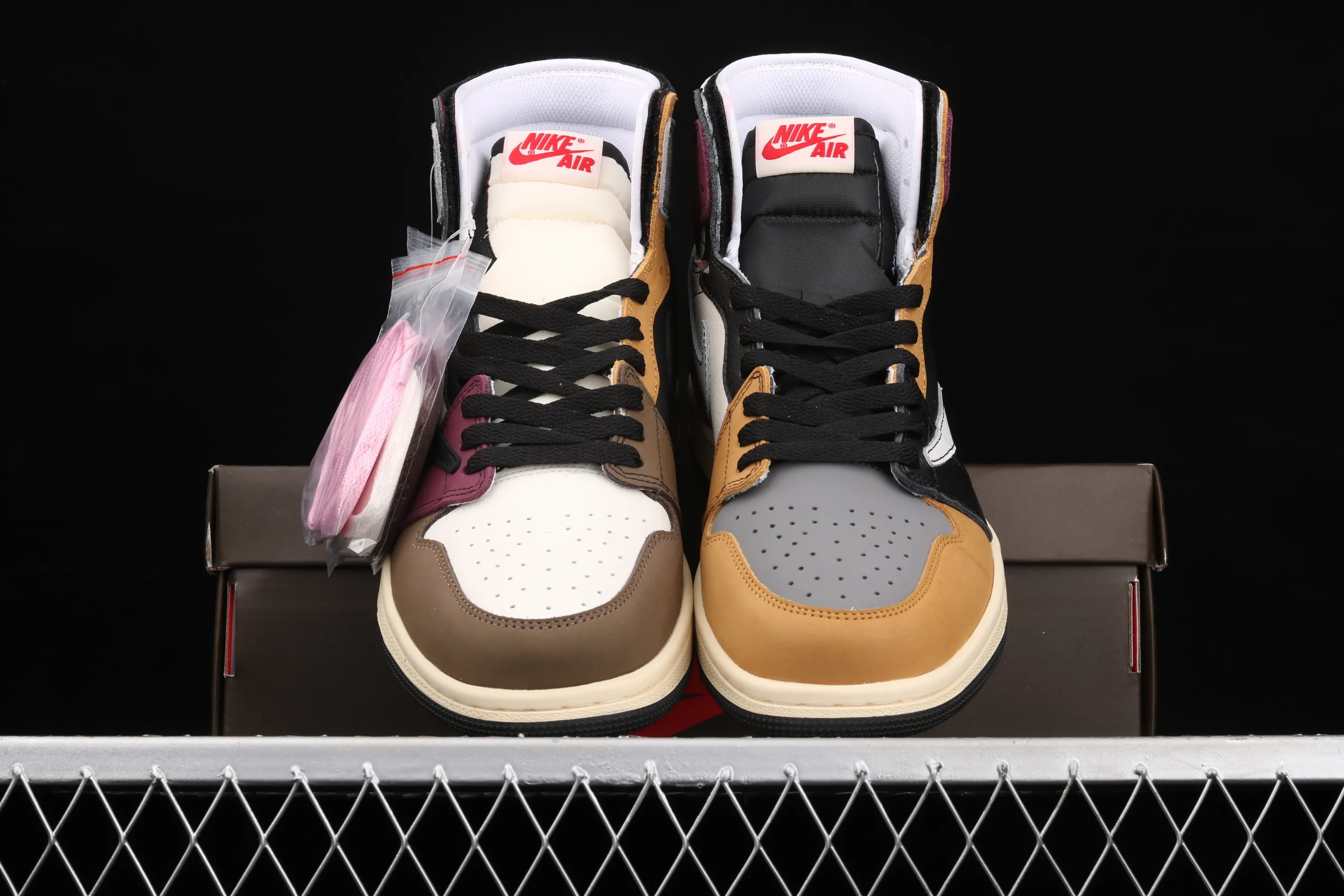 All Categories Air Jordan Jordan Series Basketball Shoes Air Jordan 1 High Z Version Travis Scott x Air Jordan 1 High OG AJ1 Joe 1 Mandarin Duck Overhook CD4487-101